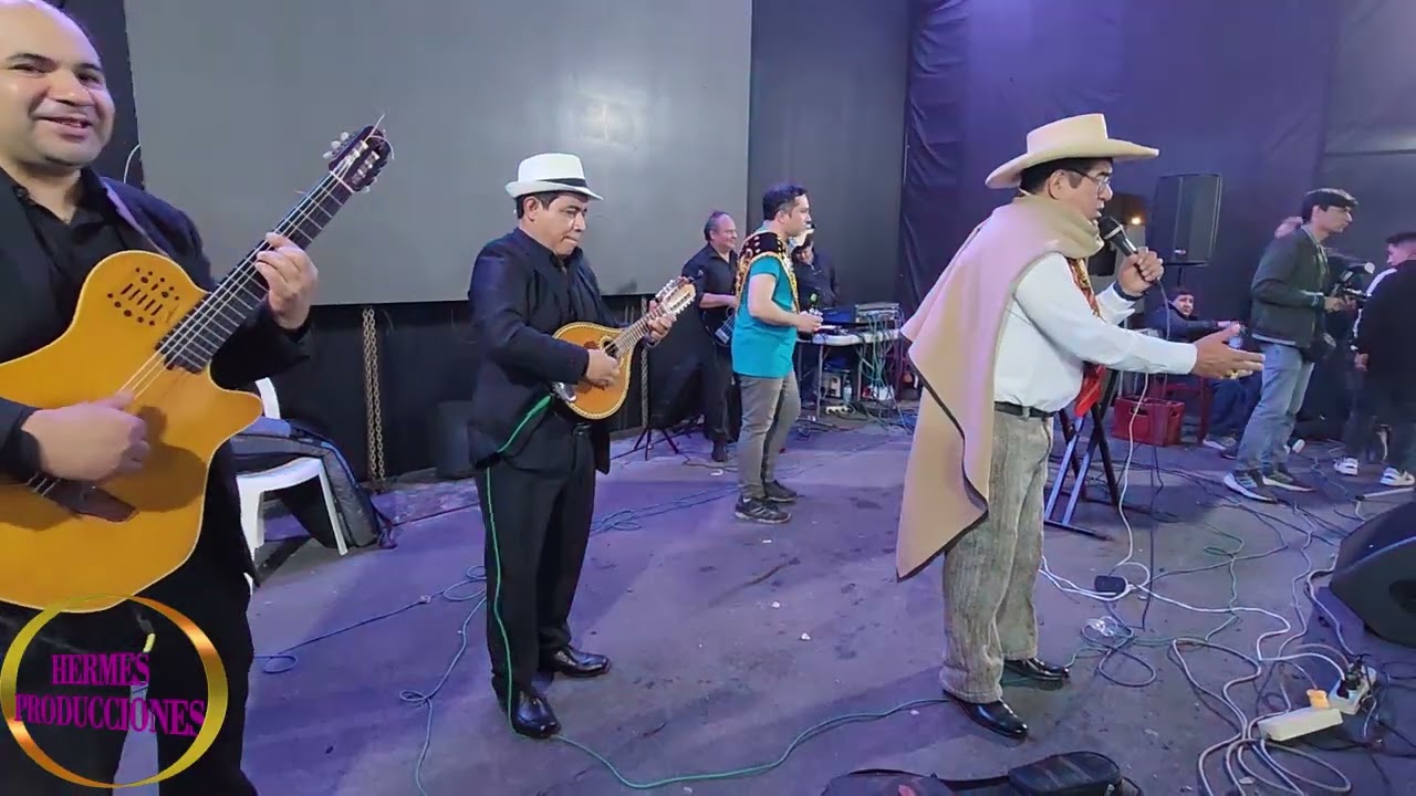 GALAN TAUQUINO  Haciendo bailar a nuestra linda gente de Tauca Pallasca