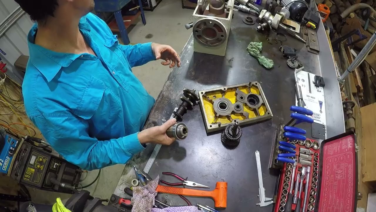 Milling Machine Gearbox Rebuild - Part 2   Clean and inspect - Hafco HM46B