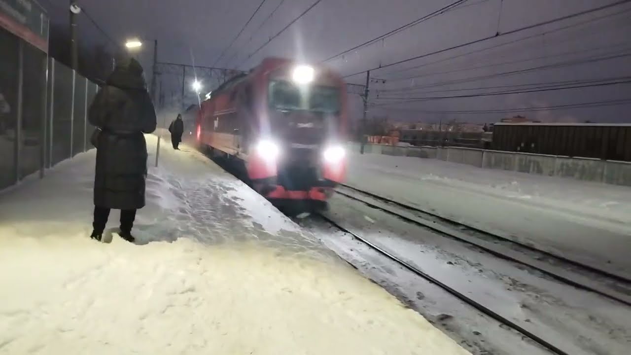 Новый электровоз ЭП2К-511 с новым скорым поездом №1 