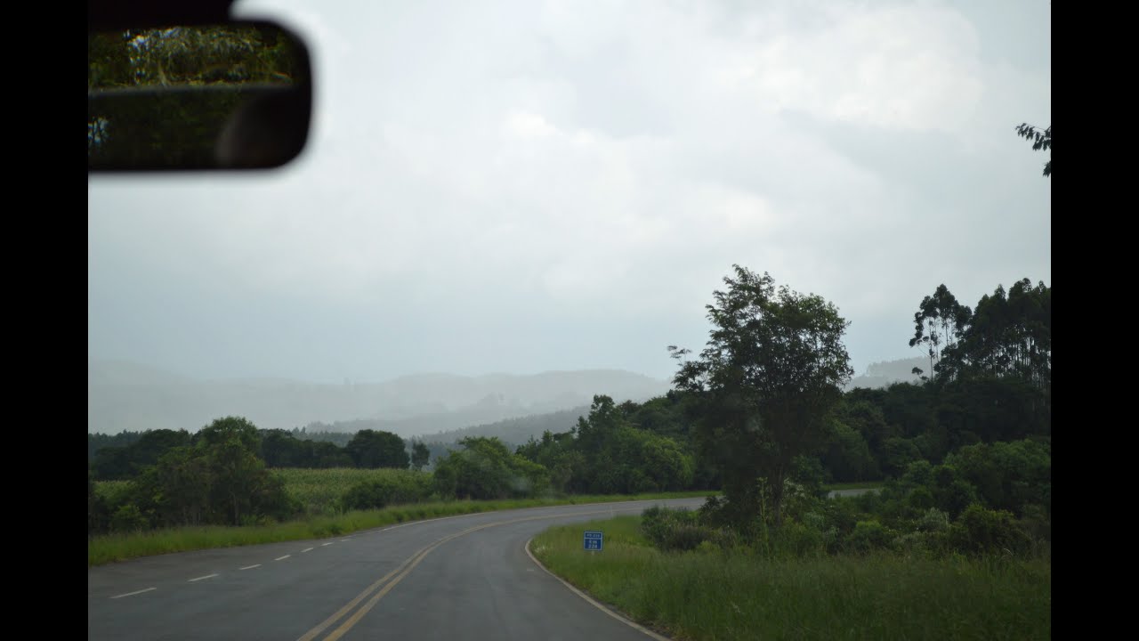 4K - Viagem de Carro Pela Estrada Enevoada - VIS&Atilde;O DO MOTORISTA