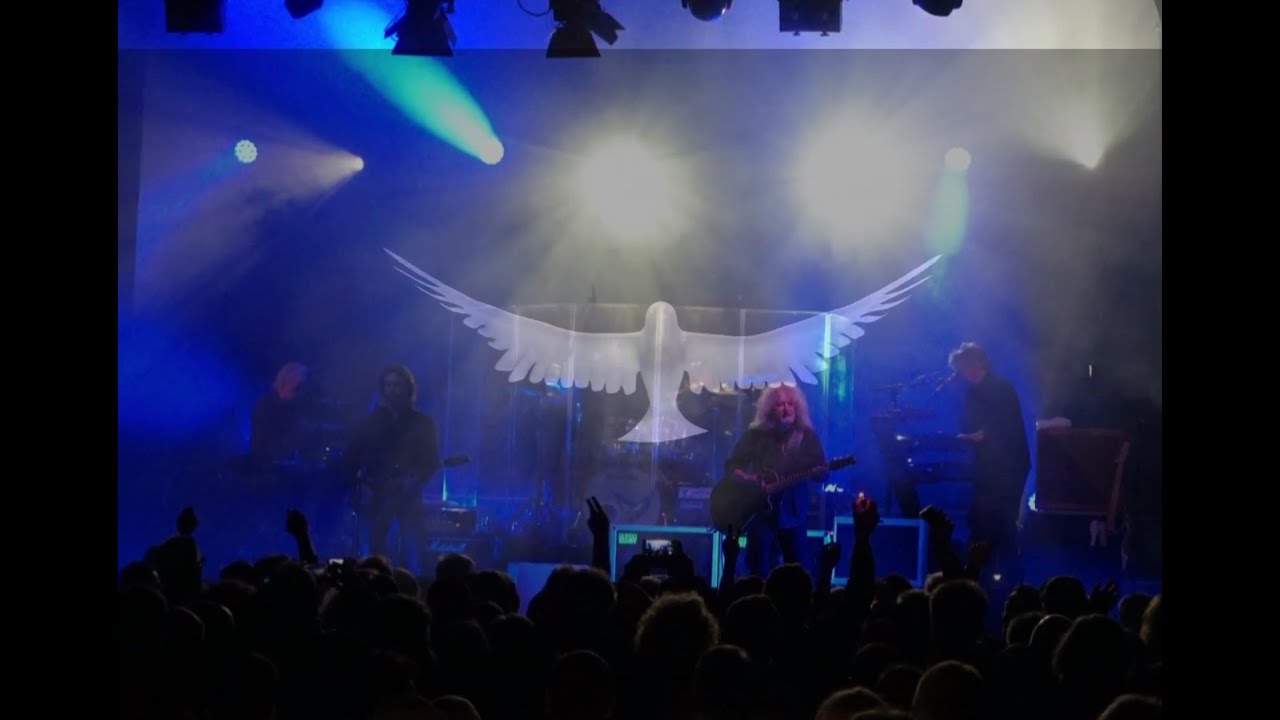 Fly Away -  Barclay James Harvest feat. Les Holroyd