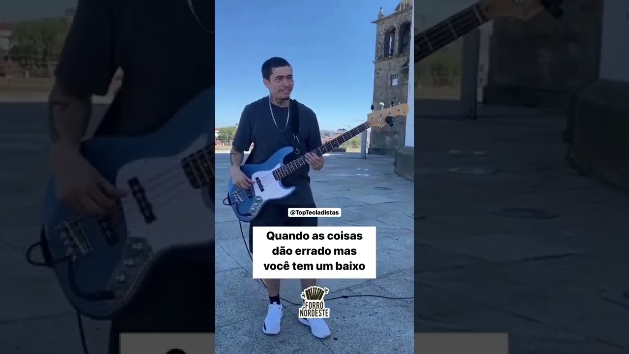 Whindersson Nunes tocando Aviões do Forró no Baixo 