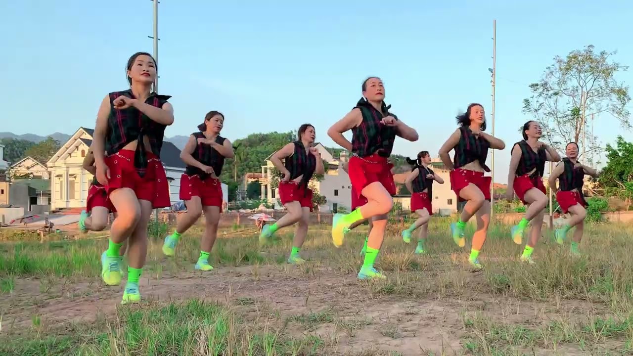 CHIẾN MÃ_Nhảy Suffledance _HƯƠNG RỪNG