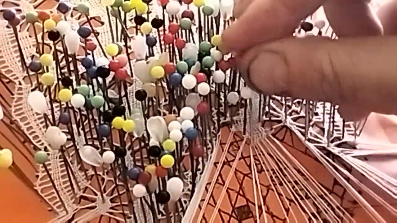 129- Continuación de la parte ancha del lazo.