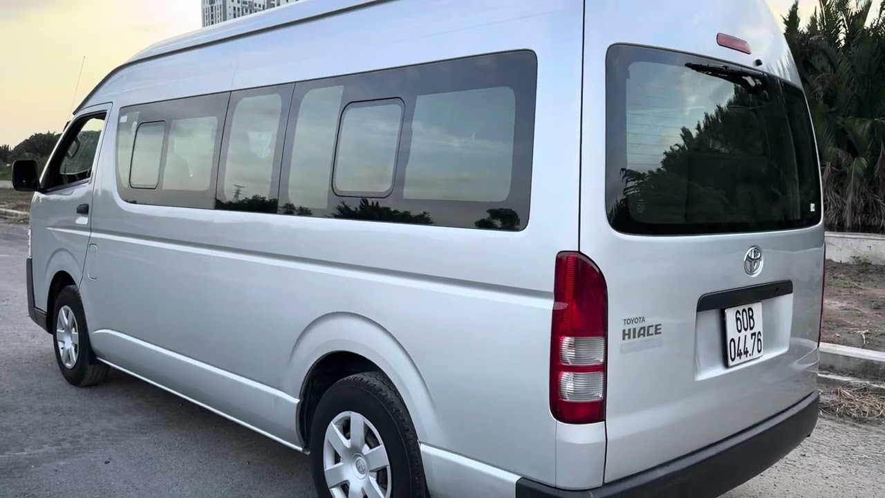 Toyota Hiace nhập Nhật máy dầu 3.0 2017, hỗ trợ hạ tải van, cứu thương theo yêu cầu 0939.888.938