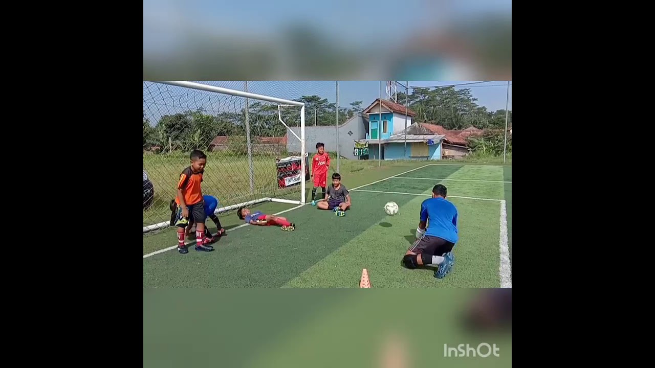 Serunya liat anak latihan bola di Lapang Minni Soccer Desa Sumberjaya