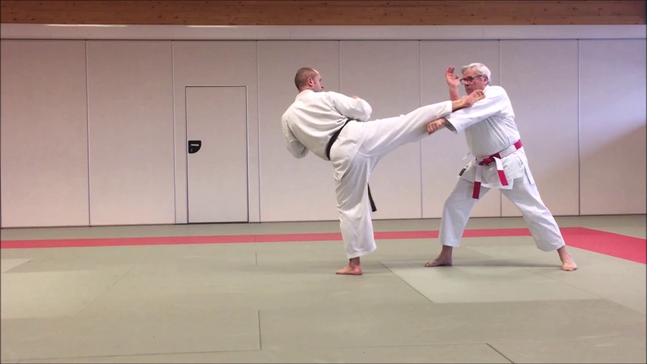 ENCHAINEMENTS KUMITE (combat karaté)  Série 2
