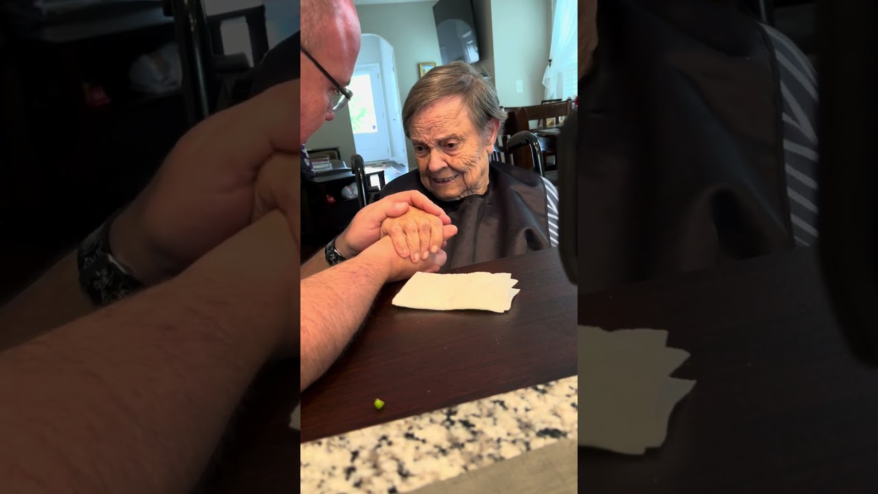 She doesnt always remember me #ENDALZ #Caregiver #Caregiverlife #Alzheimers #alzheimersawareness #Al