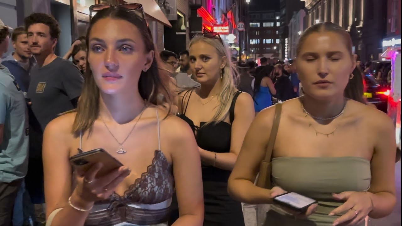 🇬🇧 CENTRAL LONDON WALK, LONDON NIGHTLIFE: CLUBS, BARS, ELECTRIC NIGHTLIFE SCENE, SOHO, LEICESTER SQ