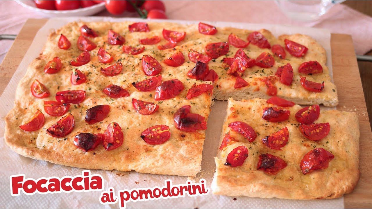 FOCACCIA AI POMODORINI - Ricetta Facile - Focaccia Veloce senza Lievitazione