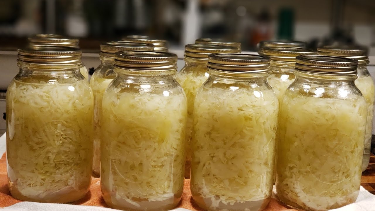 Бабушкины консервы из квашеной капусты