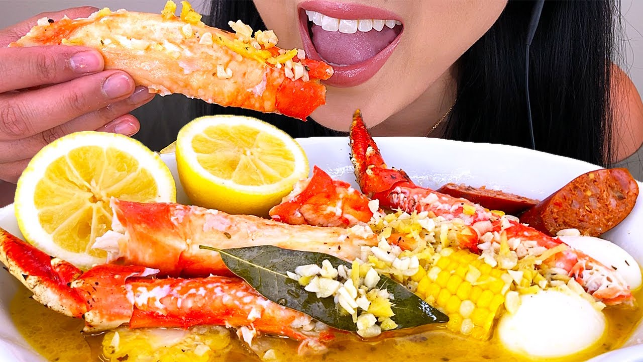 ASMR DESHELLED KING CRAB SEAFOOD BOIL DRENCHED IN BUTTER SAUCE | ASMR Phan
