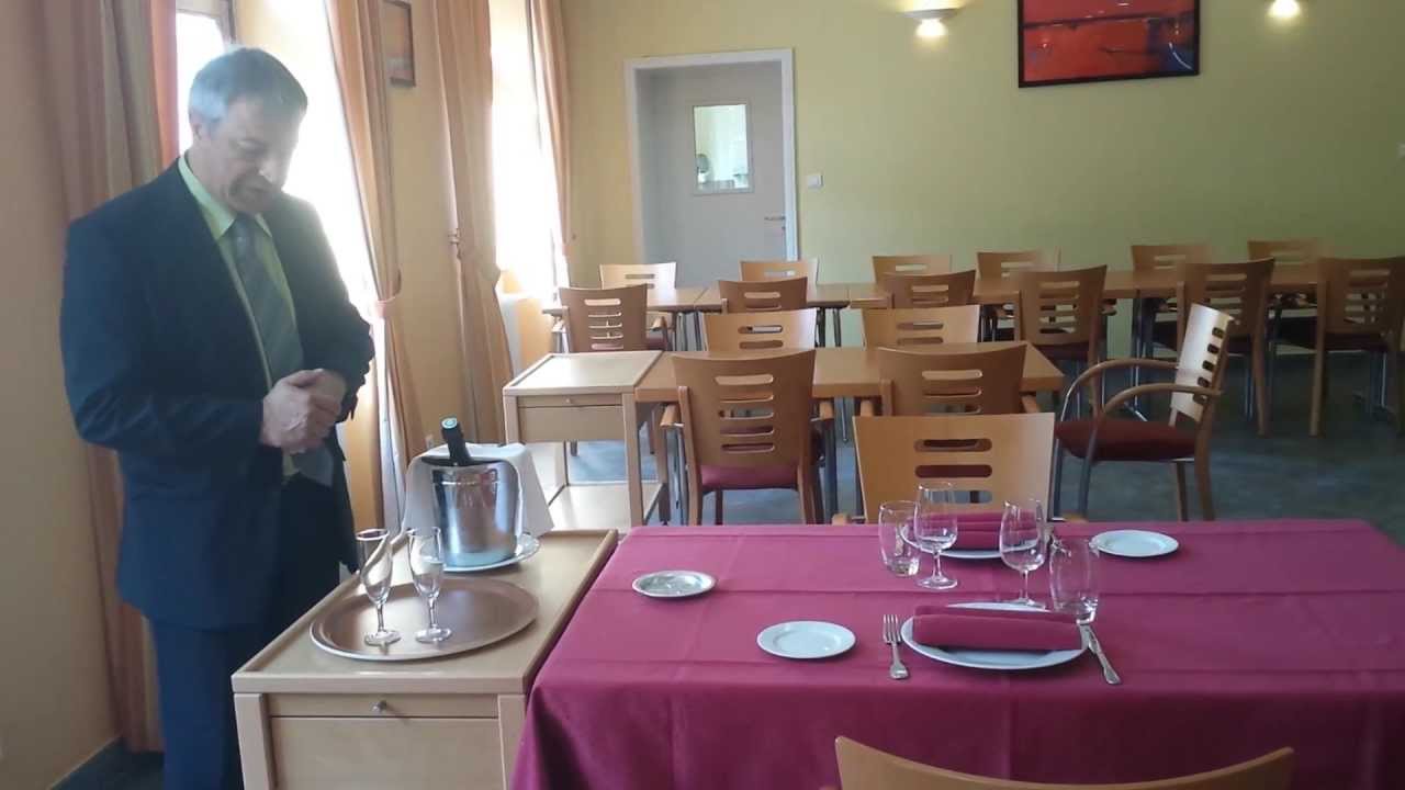 Ouverture d'un Vin Effervescent