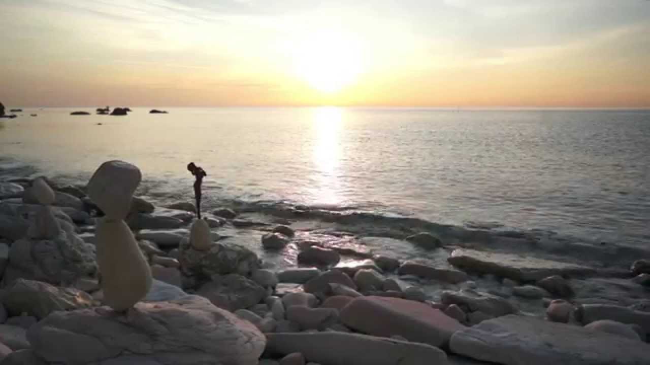 Alba in equilibrio - Stone Balancing - Sirolo Sassi Neri