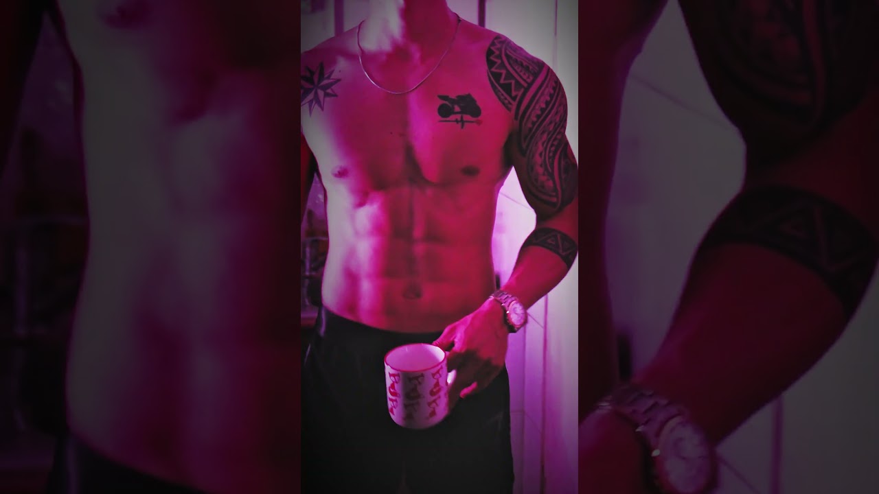 Muscles show off #lgbt #gaytravel #trendingshorts