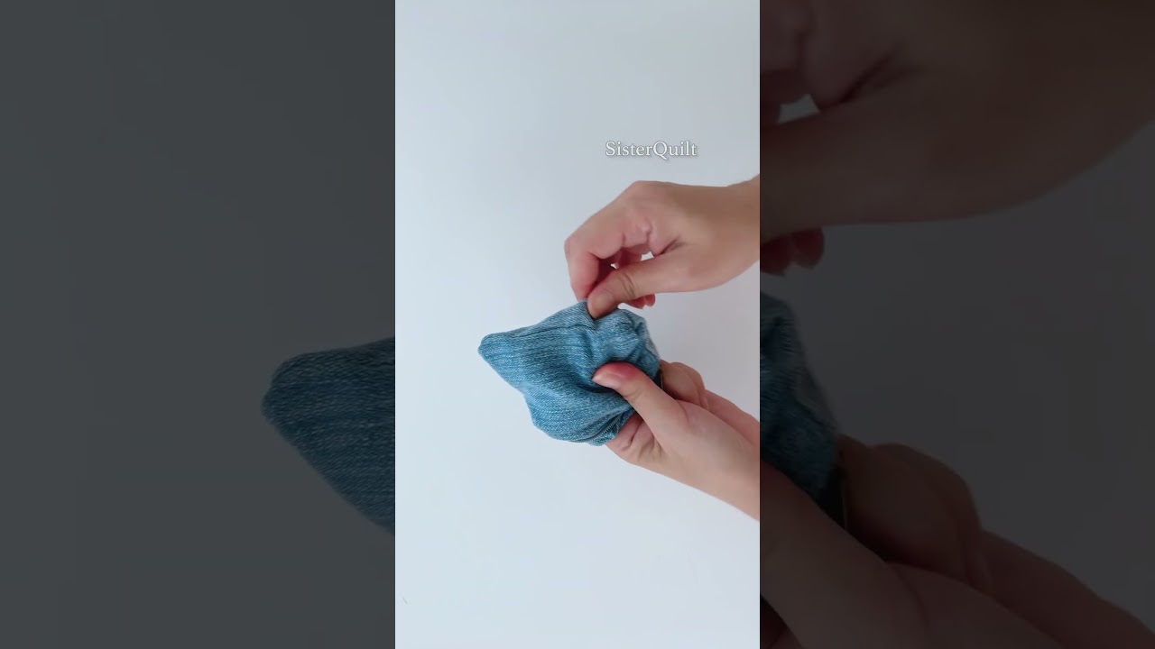 How to sew a simple coin purse from old jeans  #handmade #denimbag #diy #easybag #bag #denimpurse