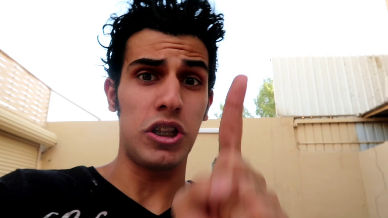 انا وكوتي نطلب فزعتكم 😻 بتخانق مع اليوتيوب شكلي