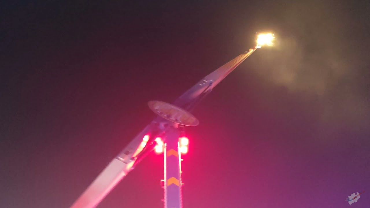 Fighter (Harry P.E. Bruch) im Movie Park Germany Offride bei Nacht