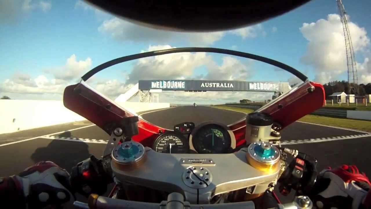 Ducati 996R takes on 1098S Tricolore