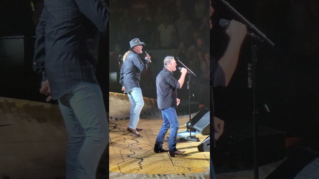 Blake Shelton & Trace Atkins, Hell Right - Blake Shelton & Friends, Allstate Arena, IL, 9/11/21