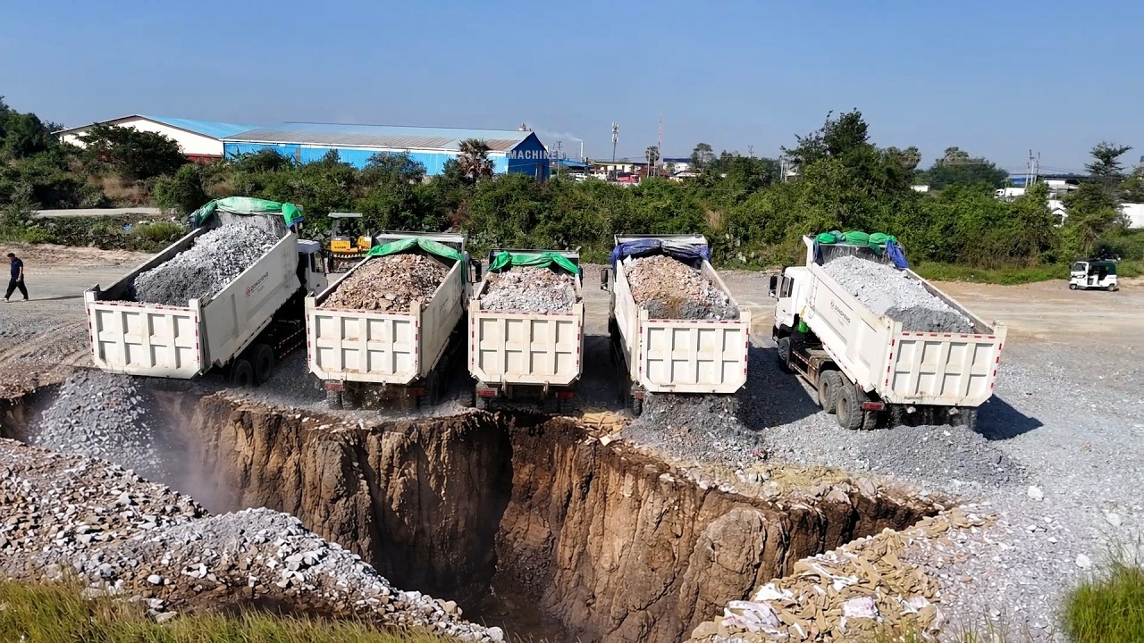 Be Smart Constructor Land Filling By Soil Mixed Stone For Top Gorund