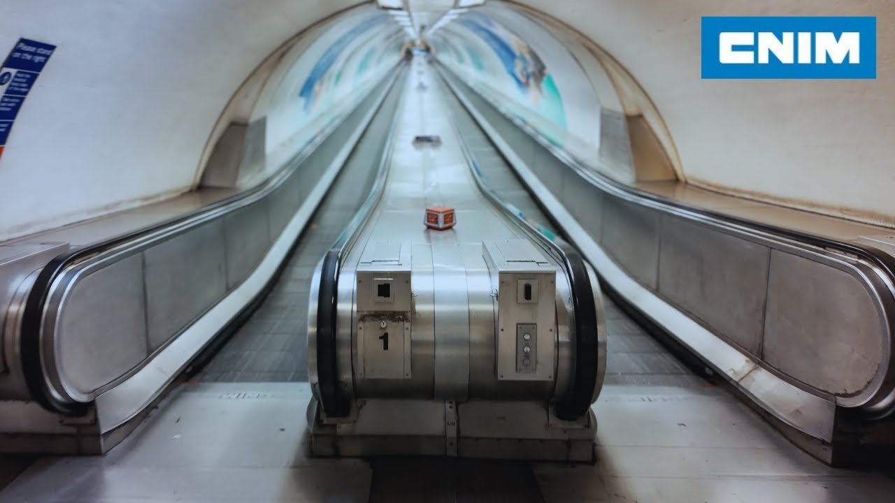 BROKEN CNIM travelator at Bank Underground station, Waterloo and City Line