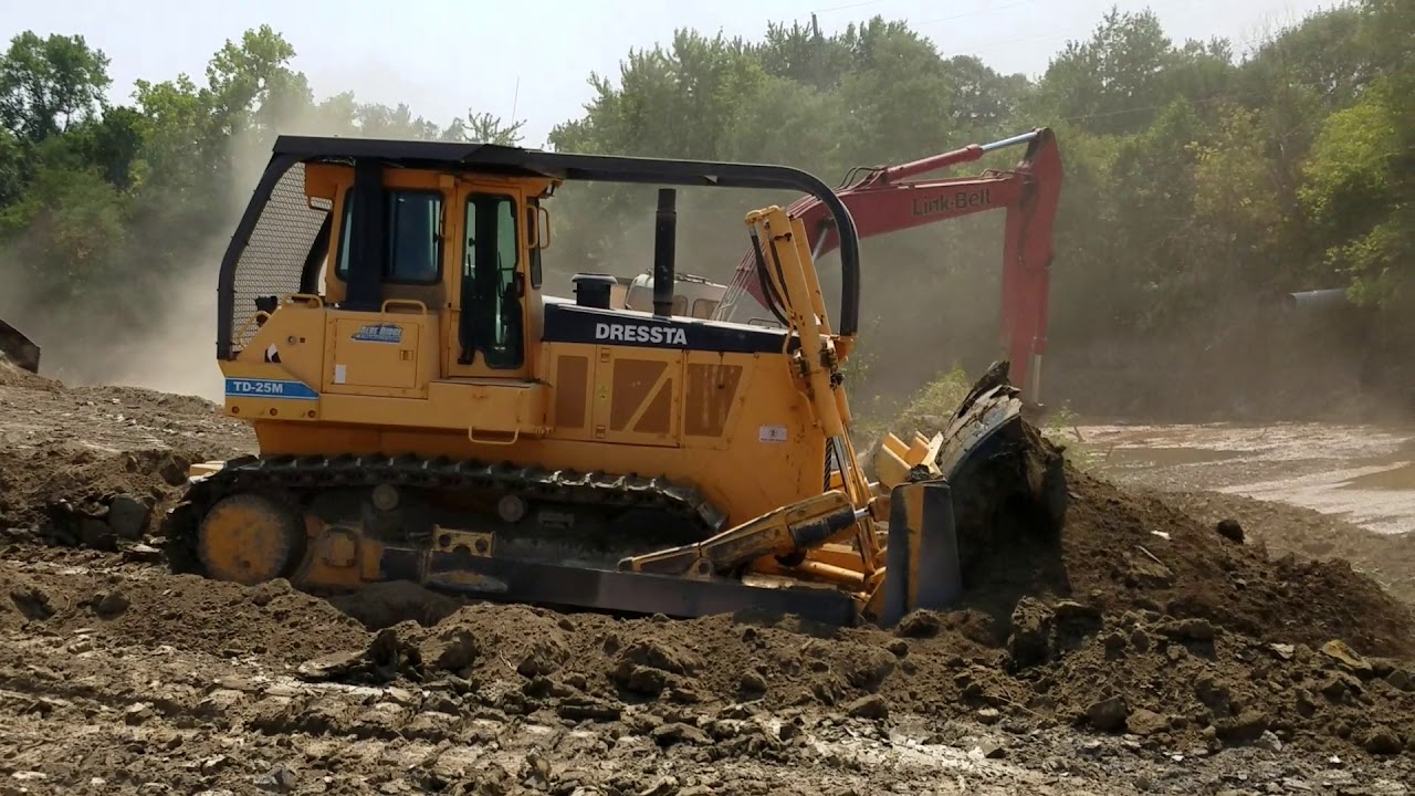 Dressta TD-25M In Action in Morris, IL