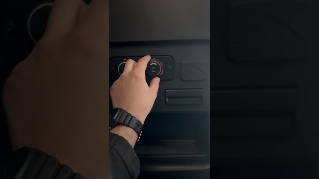 2022  Freightliner Cascadia with OEM Bunk Heater