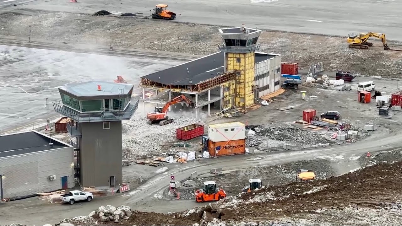 Live Nuuk Airport 