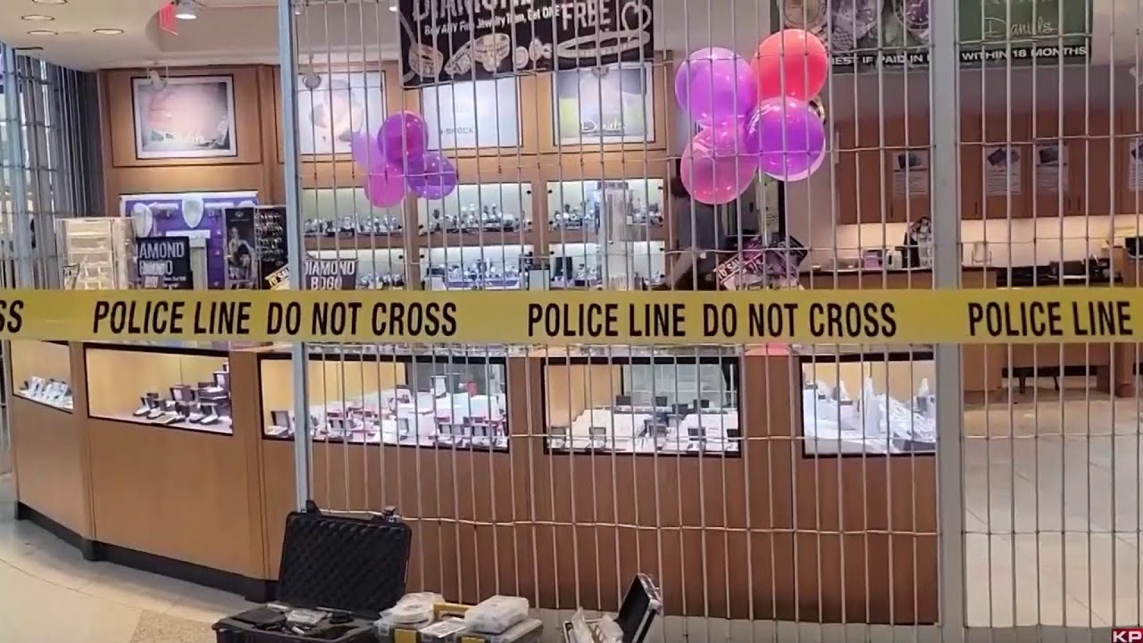 Smash-and-grab robbers at Sugar Land jewelry store arrested after police chase