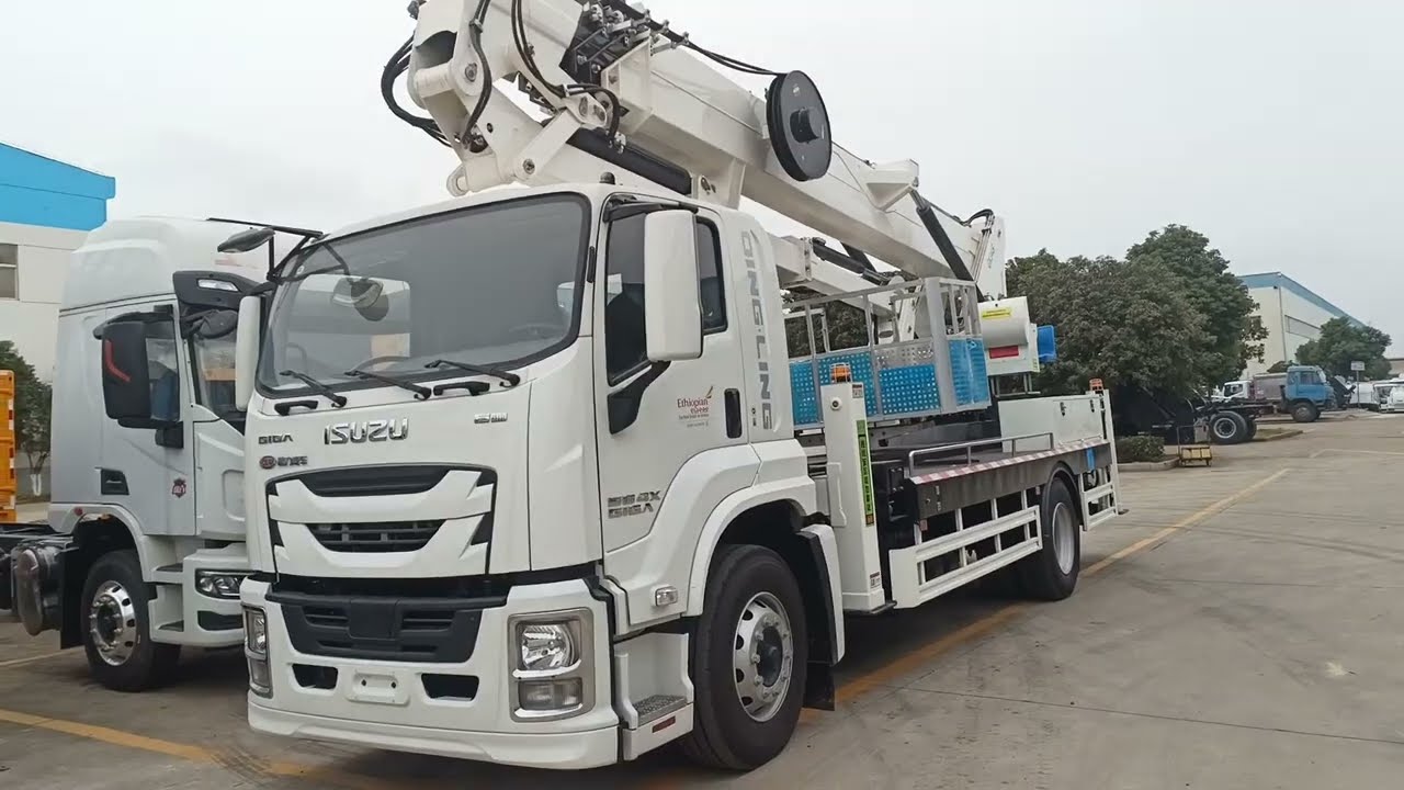 Japanese brand Isuzu 4x2 LHD 38m man lift aerial work platform truck For high altitude operations.