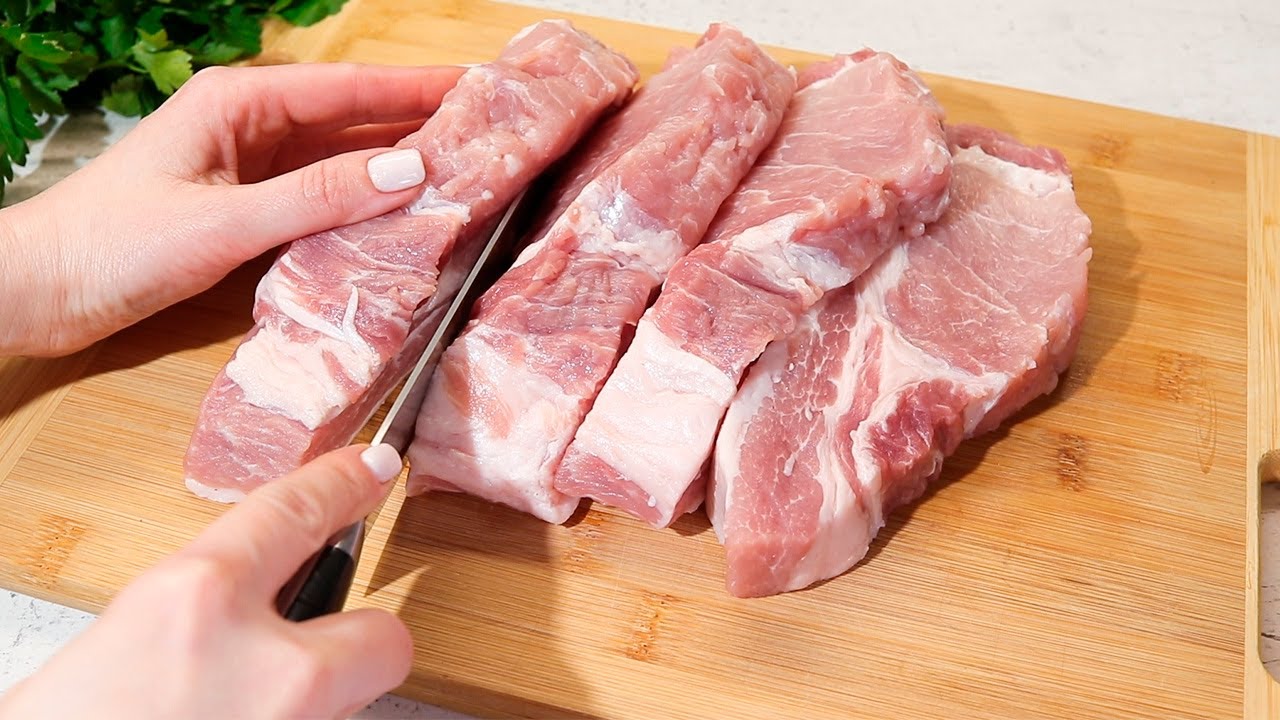 Мало кто так готовит свинину! Вкусный ужин из самых простых продуктов!