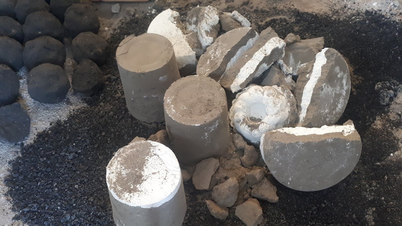 ASMR:So Soft pure cement and white cement crumble( dry)on charcoal floor/ sifting/satisfying💆‍♀️