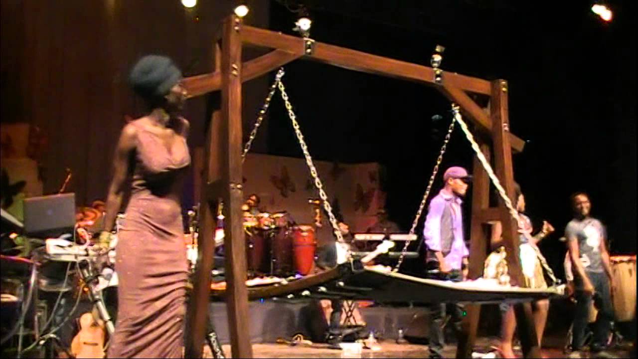 NanaYaa performing with Kojo at national theater 2013
