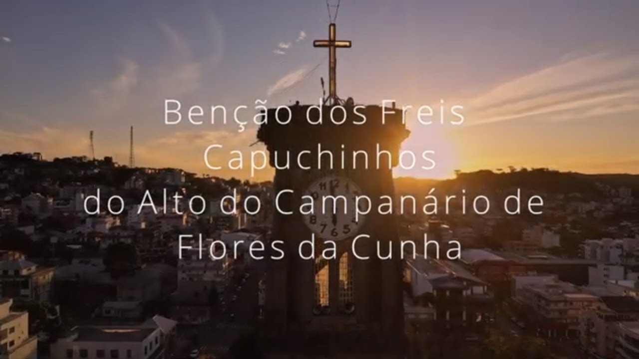 Benção do Domingo de Ramos do alto do campanário de Flores da Cunha
