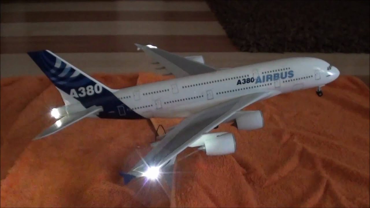 Modell A380 with Anti - Airbus Collision Lights - Original A380 Engine Sound
