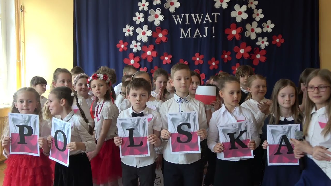 Apel z okazji 232 rocznicy uwalenia Konstytucji 3 Maja - Szkoła Podstawowa nr 5 we Wrocławiu