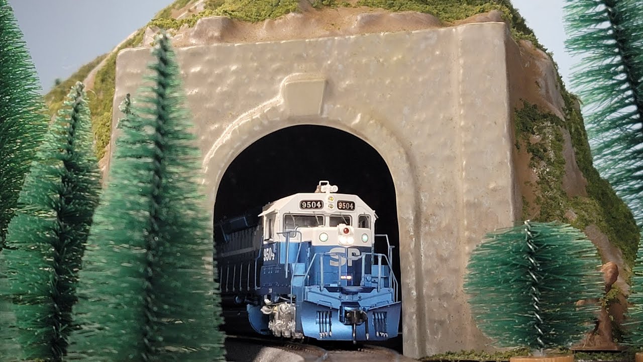 Southern Pacific SD45X Hauling A Manifest Through The Mountains. #train #railway #modelrailroad 