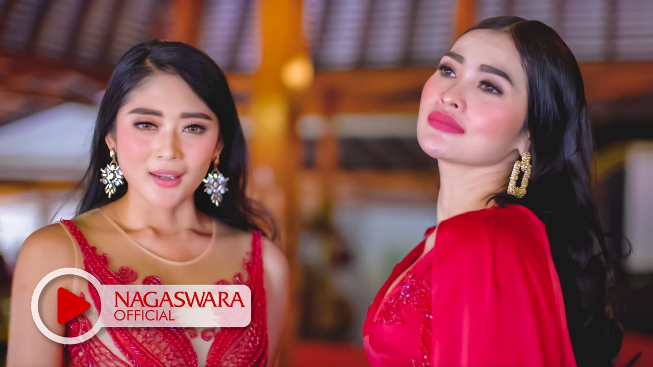 Duo Anggrek - Pemberi Harapan Palsu (Official Music Video NAGASWARA) #music