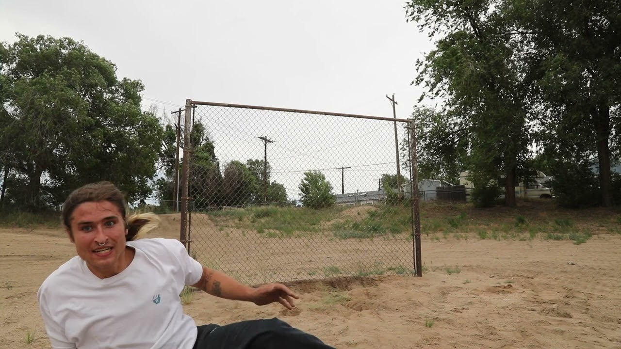 Egg's Diary Entry 1: Fenced In / Fenced Out