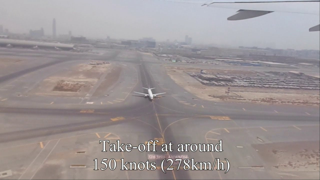 Emirates Airlines Boeing 777 Take-Off from Dubai International Airport