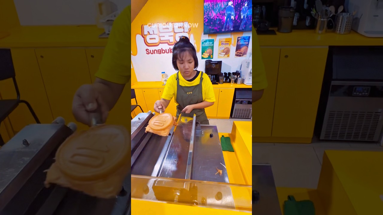 Melting Cheese Heaven 🧀 Korean Gold Coin Pancake Street Food in Kuala Lumpur 😋