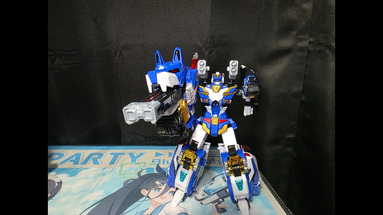 Got More Cardbots, Here's Blue Cop