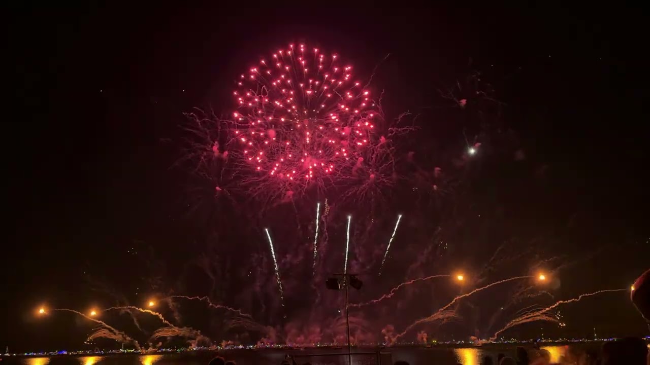 Vuur en licht op het water 2025(Dream fireworks)