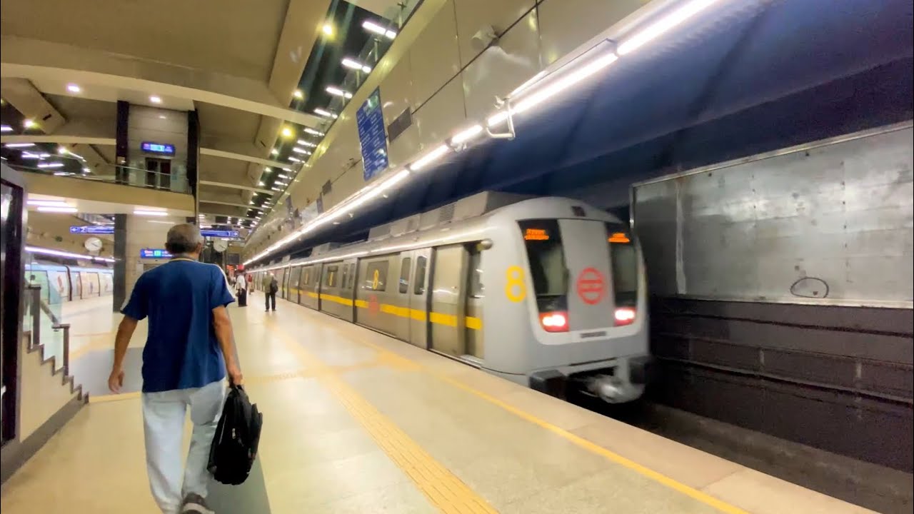 Saket Metro Station ka Video | Saket Metro ￼￼