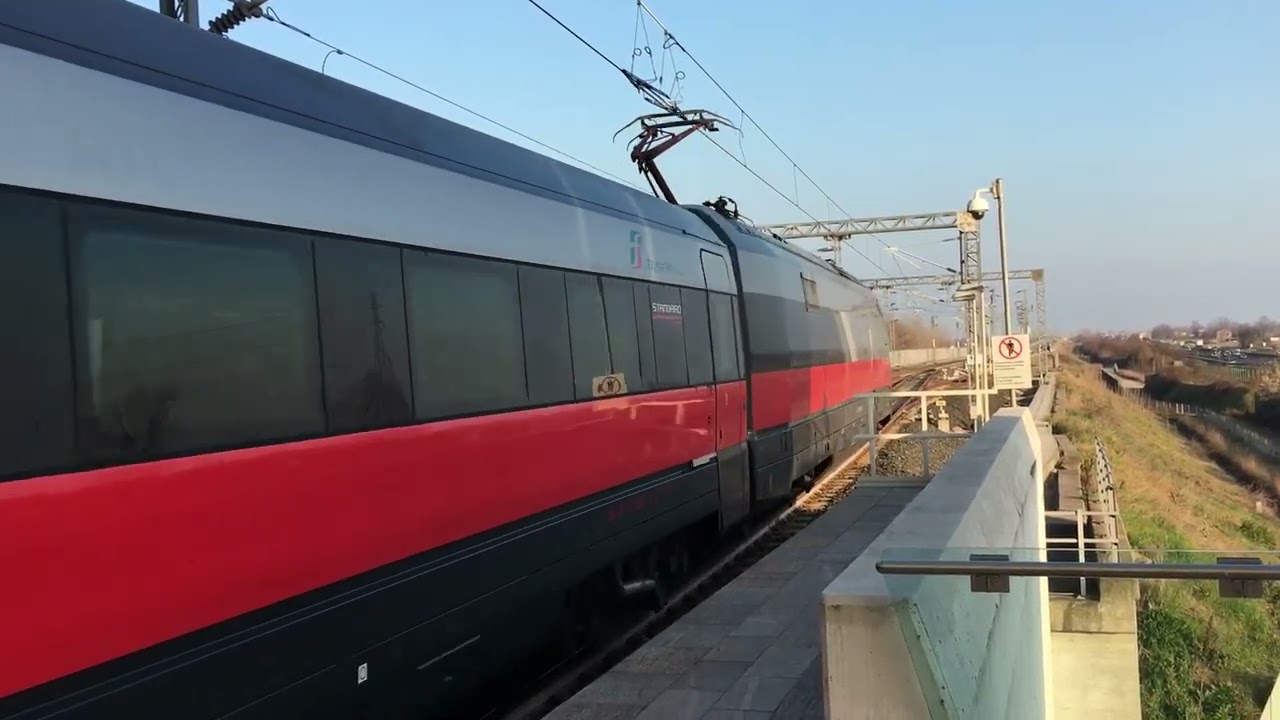 ETR 500 FRECCIAROSSA ARRIVAL + ETR 400 FRECCIAROSSA 1000 HIGHSPEED TRANSIT on MEDIOPADANA STATION