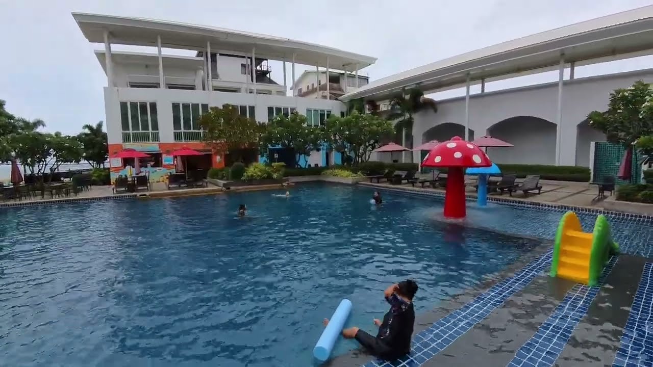 D varee beach hotel 1st floor pool area