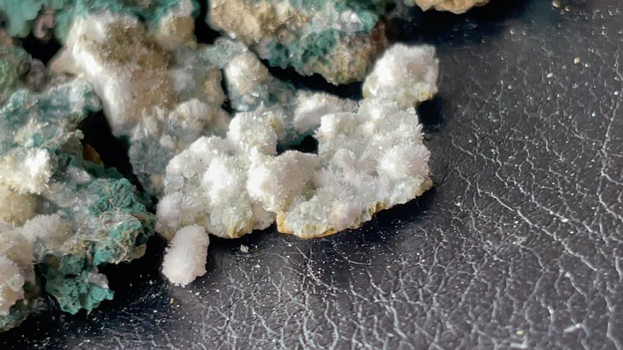ふわふわの鉱物？まるで綿毛なモルデン沸石を求めて伊豆の海岸へ