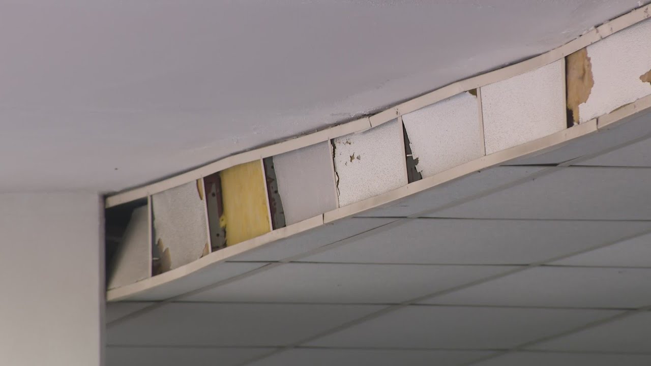Residents at Oak Park building deemed unsafe scrambling to find places to live