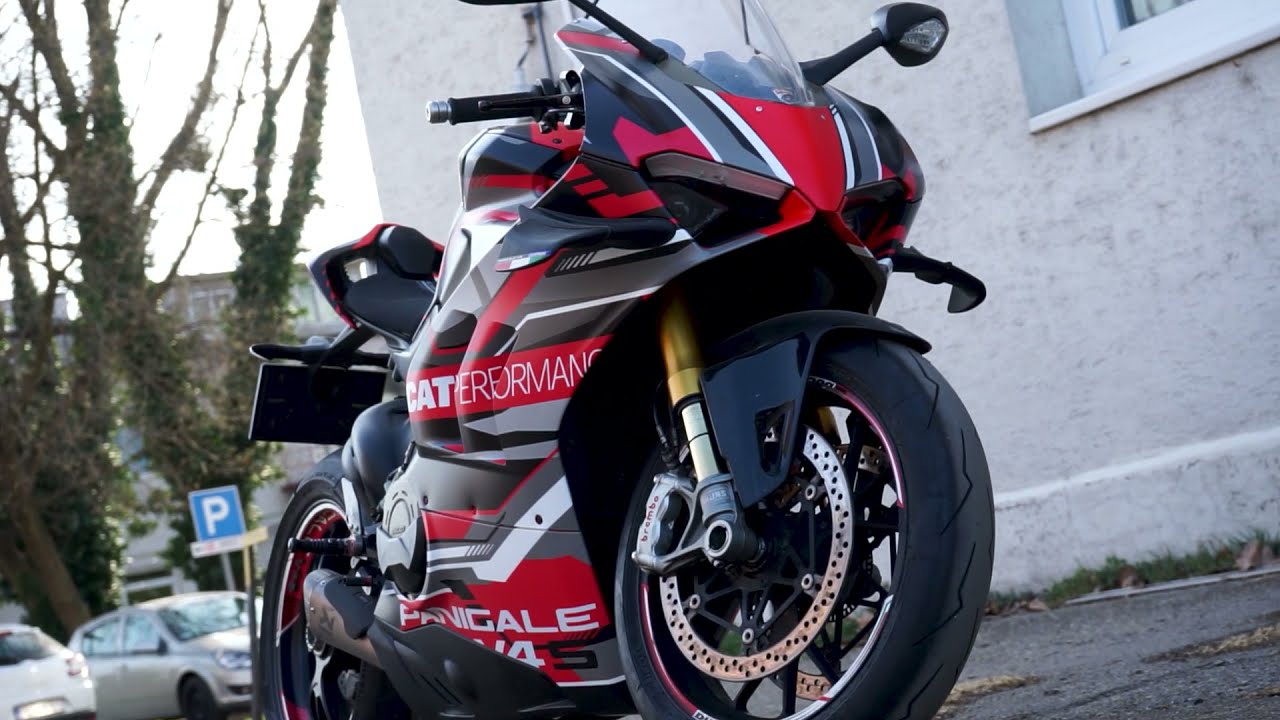 This time we wrapping the Ducati motorcycle with 3M printed film.